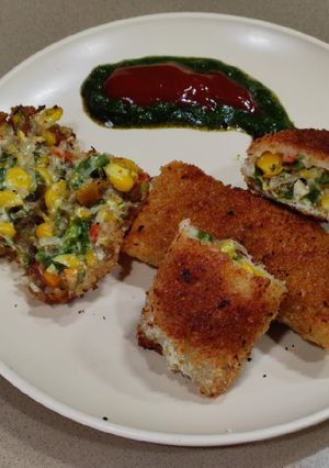 व्हेजी चिजी ब्रेड रोल्स (Veggie Cheesy Bread Rolls Recipe In Marathi) रेसिपी चे मुख्य फोटो 