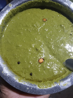 சிறு பொண்ணாங்கன்னி கீரை சட்னி (Siru ponnankanni keerai chutney recipe in tamil) செய்முறை முக்கிய புகைப்படம்