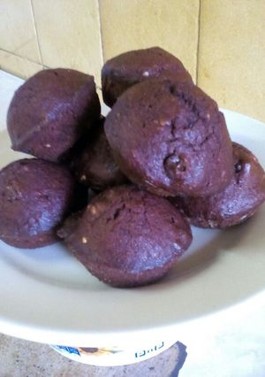 A picture of Peanut/Raisins Chocolate Muffins.