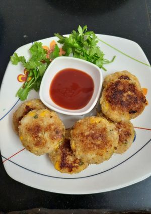 A picture of Corn raw banana tikki.