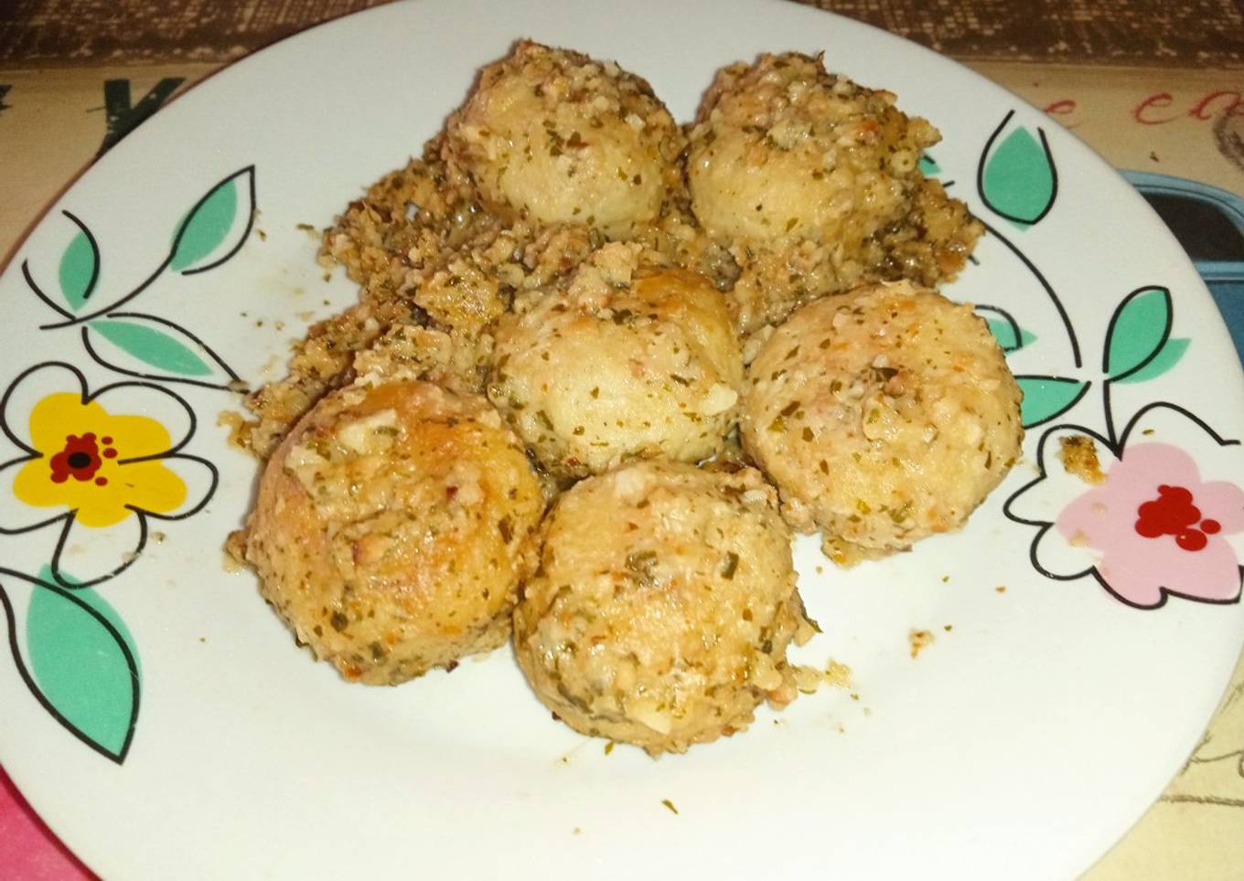 Albóndigas en salsa de almendras