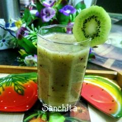A picture of Apple Orange Kiwi Smoothie.