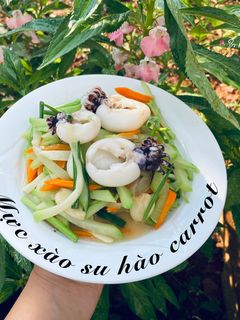 Hình của món Mực xào su hào carrot.