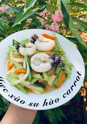 Hình của món Mực xào su hào carrot.