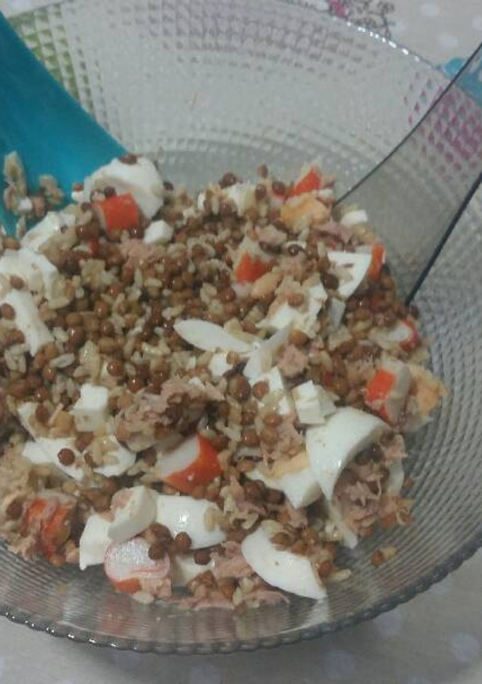 Una foto de Ensalada de lentejas y arroz