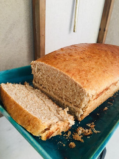 Una foto de Pan de molde integral! Fácil y delicioso!