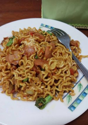 Foto resep Mie goreng telur sosis