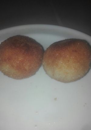 A picture of Bread cheese ball.