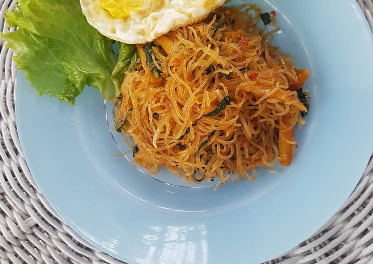 Cara Gampang Membuat Bihun goreng banjir sayuran yang Bikin Ngiler