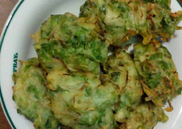 Bagaimana Menyajikan Bakwan goreng (selada + toge) Anti Gagal