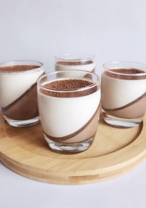 Une photo de Panna cotta au chocolat