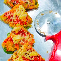 A picture of Maggi Pizza.