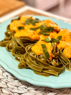 Una foto de Pasta de otoño🍂con salsa de zanahoria y gorgonzola