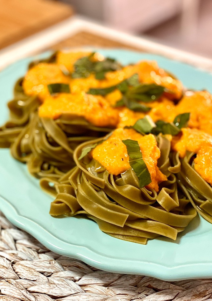 Una foto de Pasta de otoño🍂con salsa de zanahoria y gorgonzola