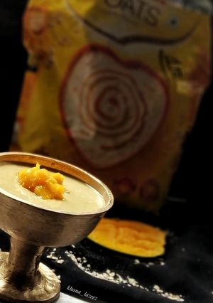 A picture of Mango oats smoothie.