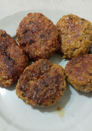 Фото Котлеты куриные с шампиньонами и овсянкой.