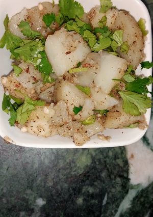 फलाहारी चटपटा आलू (falahari chatpata aloo recipe in Hindi) रेसिपी मुख्य फोटो