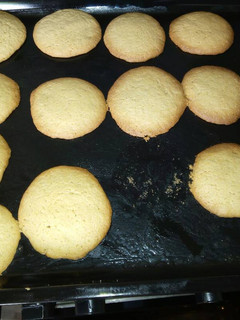 A picture of Custard cookies.
