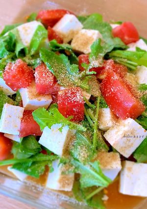 Foto di Ricetta Light 💚 Insalata di tofu e rucola al profumo di sesamo 🍅🥢