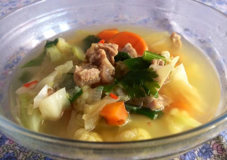Sop daging sapi cincang
