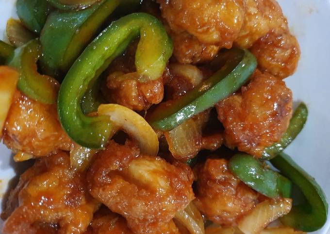 Bagaimana Membuat Ayam Goreng Tepung Saus Asam Manis yang Enak Banget