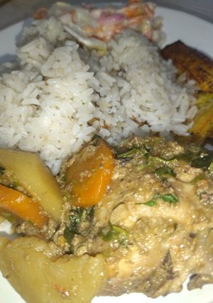 Una foto de Pollo guisado en coco