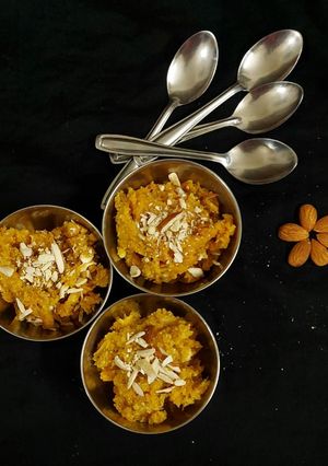 ગાજર નો હલવો (Gajar Halwa Recipe In Gujarati) રેસીપી મુખ્ય ફોટો