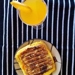 A picture of French toast.