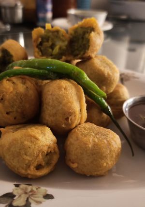 हरे मटर के बटाटे वड़ा (hare matar ke batate vada recipe in Hindi) रेसिपी मुख्य फोटो