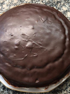 Una foto de Brownie con cobertura de chocolate