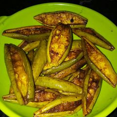 A picture of Potol bhaja.