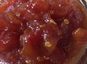 Una foto de Mermelada de tomate con canela y clavos de olor