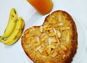 A picture of Eggless Whole Wheat Banana Cake (without oven).