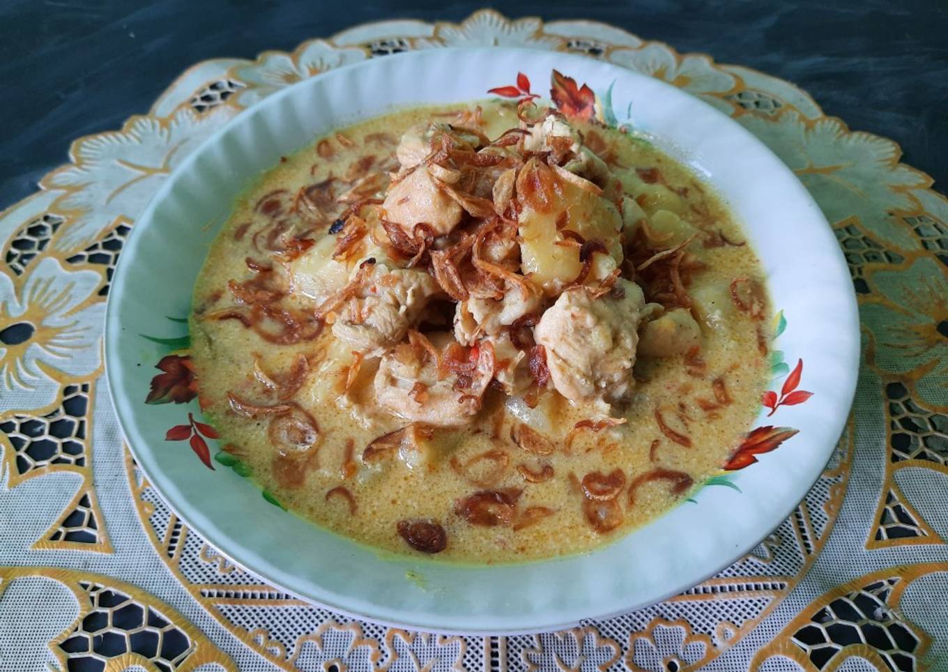 Kare Ayam dan Kentang