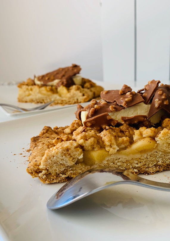 Una foto de Tarta crumble de manzana y pera 🍏🍐🍏