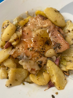 Una foto de Muslo de pollo deshuesado al horno