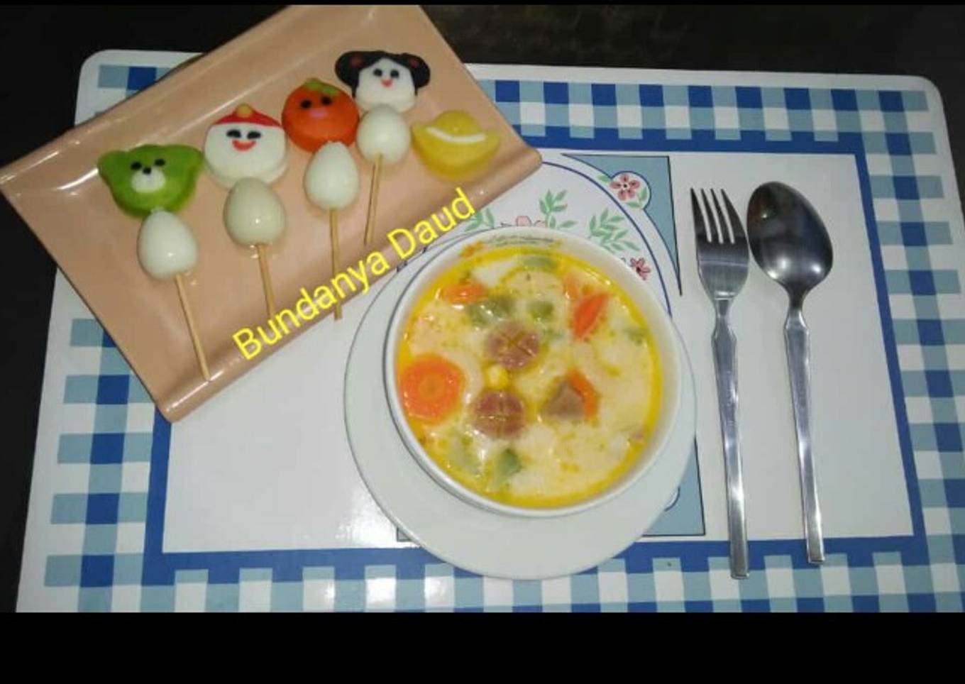 Sup sayur susu & Sate baso karakter telur puyuh