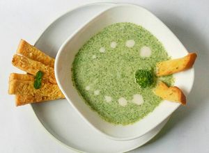 Foto resep Brokoli Cream Soup With Garlic Bread (breakfast day #1)