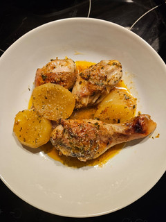 Una foto de Pollo asado con patatas
