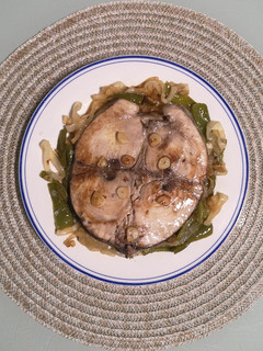 Una foto de Rueda de bonito encebollado con pimiento