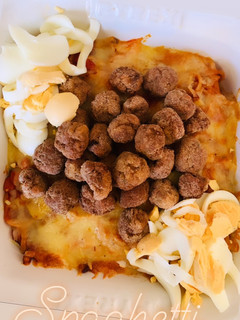 Una foto de Tallarines con mini albóndigas a mi estilo