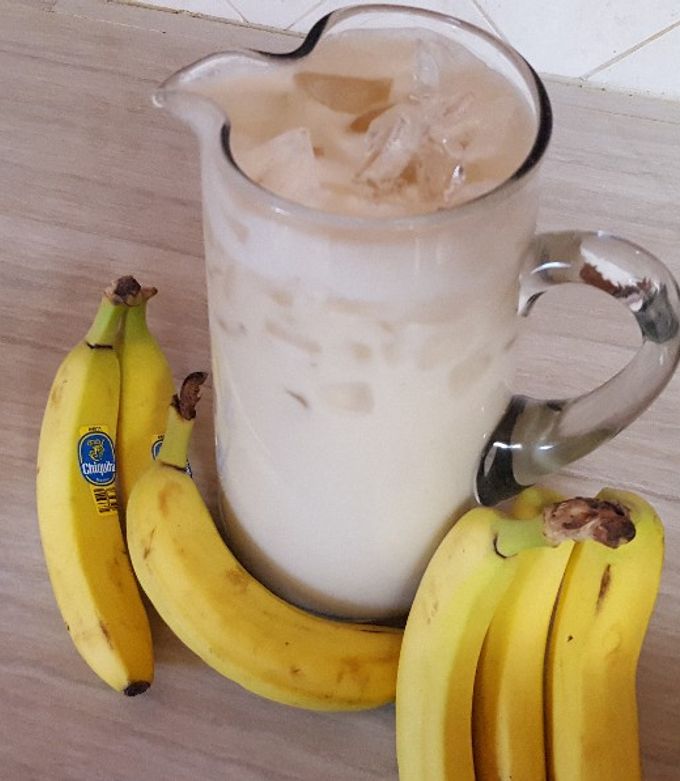Una foto de Refrescante agua de plátano