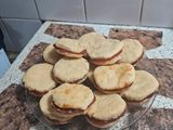 Alfajores combinados de dos dulces clásicos