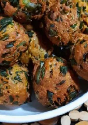 A picture of Methi muthiya.