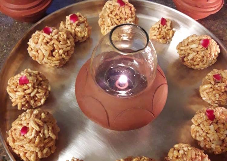 Recipe of Perfect Puffed rice balls (sweet)