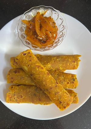 A picture of Raw & Ripe Mango 🥭 Thepla With Barley Flour.