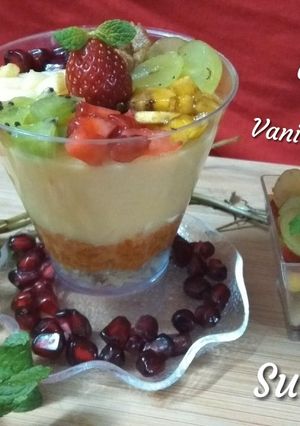 A picture of (Carrot) Gajjar Halwa with Vanilla Fruit Custard.