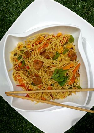 A picture of Simple shrimps and noodles stir Fry.