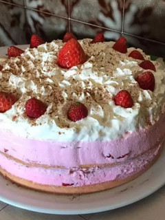 Una foto de Bizcocho de fresas con nata