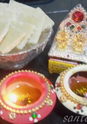 A picture of Kaju katli.